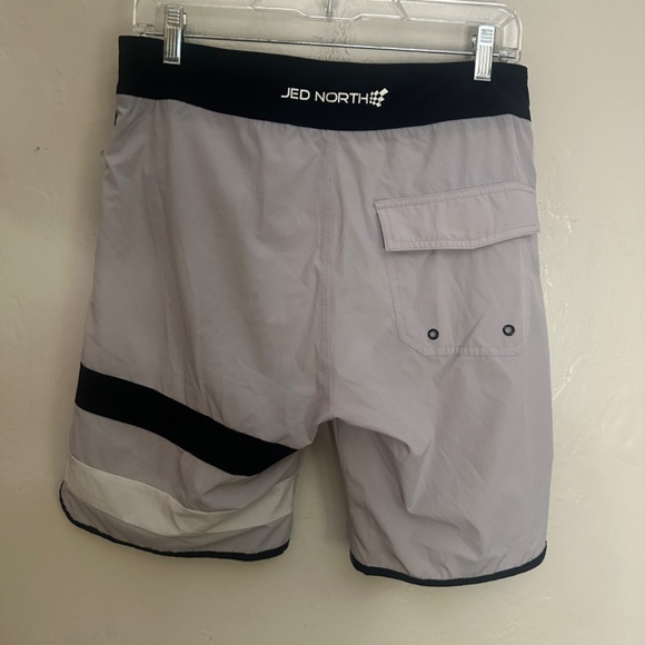 Jed North Swim Trunks 30" waist 8.5" inseam Gently worn 95% nylon/5% spandex - Picture 3 of 4